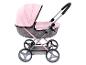 Roze en grijze poppenwagen met opvouwbare kap en opbergmand.