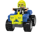 Blauwe speelgoed-quad met een bestuurdersfiguur met helm