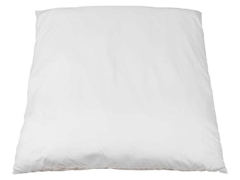 Een wit kussen met een gladde, schone uitstraling.