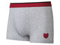 Grijze onderbroek met rode tailleband en rood hartje.