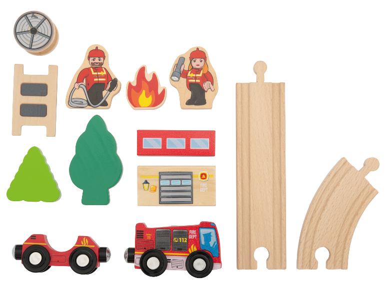 Houten brandweerstation treinset met brandweerlieden, brandweerwagen en accessoires.
