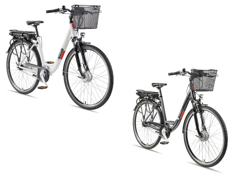 Twee elektrische stadsfietsen, één wit en één donkergrijs, met voormanden en bagagedragers.