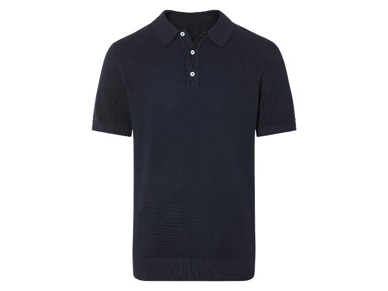 Donkerblauw gebreid poloshirt met korte mouwen.