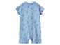 Blauwe baby romper met korte mouwen en een zeilbootpatroon.