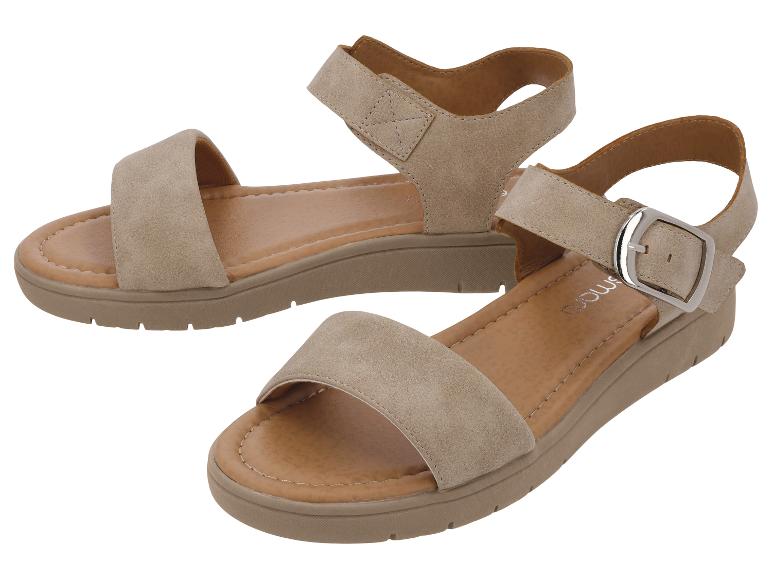 Dames beige sandalen met metalen gesp en plateauzool