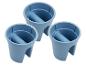 Drie blauwe plastic ijslollyvormen met een geïntegreerd stokje.