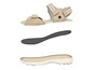 Beige sandalen met zwarte zool en voetbed van Footflexx.