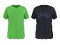 Twee sportieve T-shirts met korte mouwen, één groen en één zwart met een blauwe print.