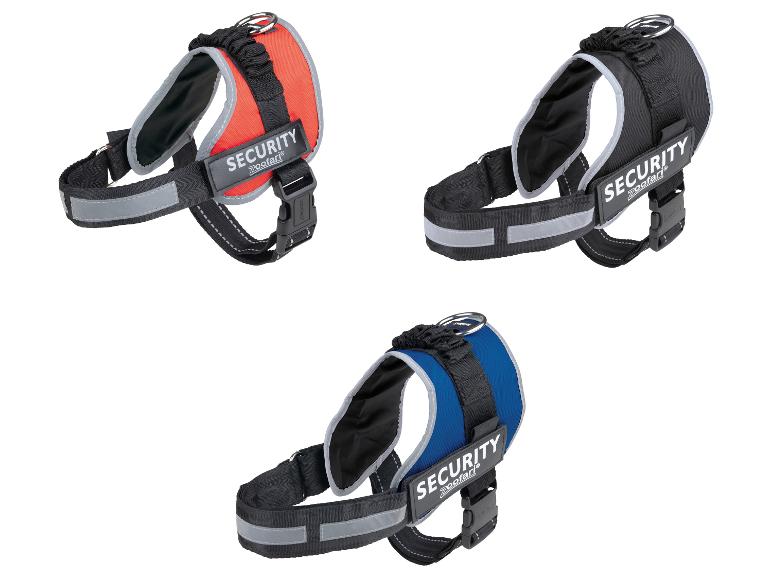 Drie Zoofari Security hondenharnassen in rood, zwart en blauw.