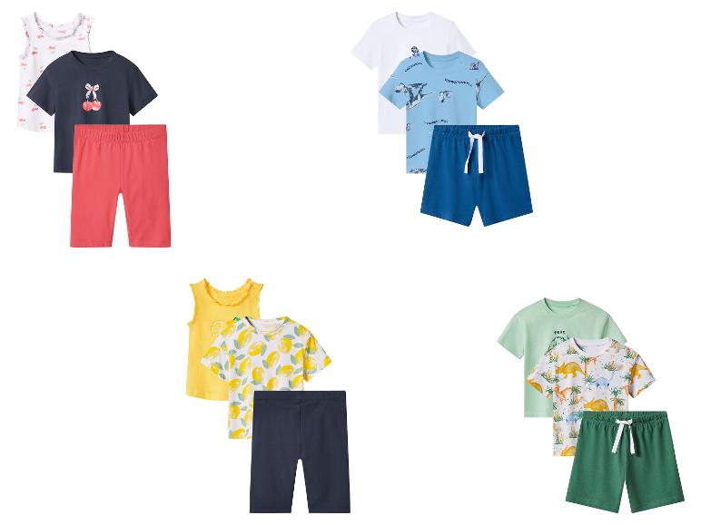 Kinderkleding sets met T-shirts en shorts met kersen-, dinosaurus- en citroenprints.