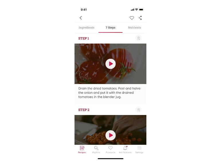Mobiele recepten-app met instructies voor het bereiden van tomaten en uien.
