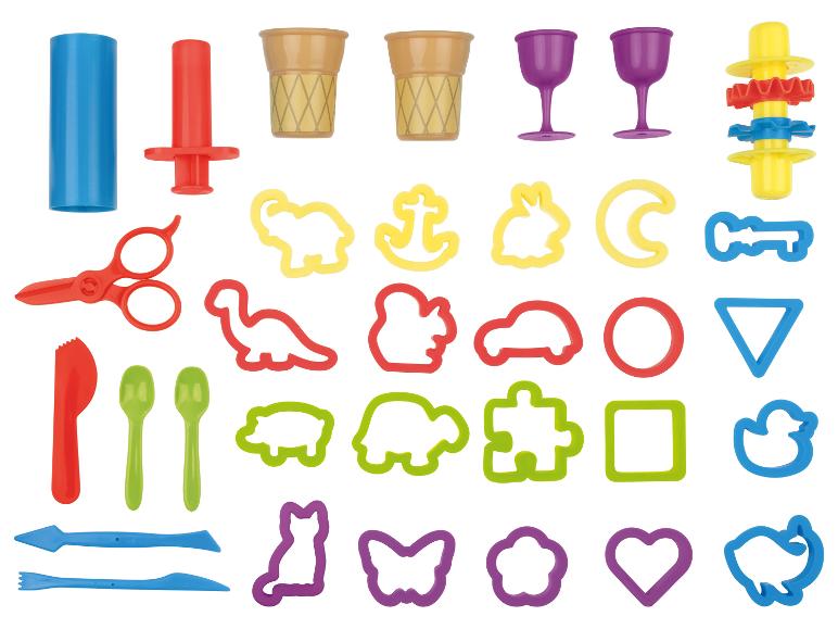 Speelset met vormen en kleurrijke modelleergereedschappen.