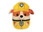 Een gele knuffel van Ryder uit Paw Patrol.