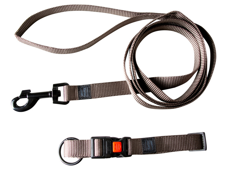 Een hondenriem en halsband van Ruffwear in bruin.