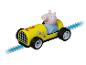 Een gele Peppa Pig raceauto met George erin.