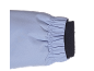 Close-up van een jasmouw met elastische manchet en fleecevoering.