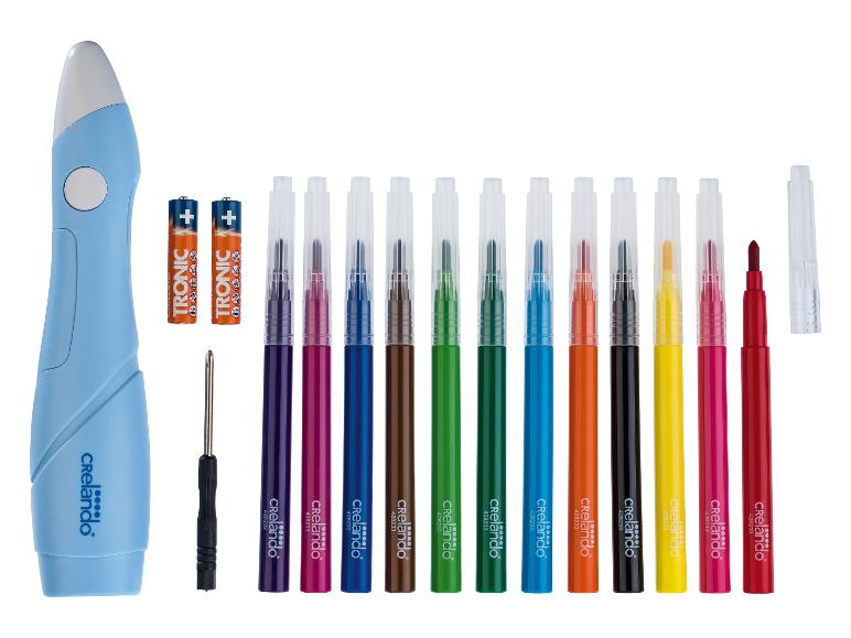 Elektrische nagelvijl met verwisselbare koppen, batterijen en gekleurde nagellakpennen.