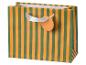 Papieren cadeauzakje met oranje en groene strepen, wit linten handvat en label.