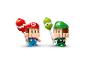 LEGO Super Mario en Luigi figuren met hamers, op een witte achtergrond.