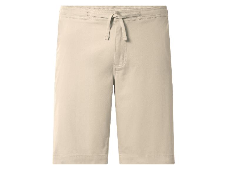 Beige shorts met trekkoord in de taille.