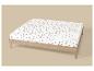 Wit matras met bruin paddenstoelenpatroon in een licht houten frame.