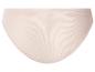 Beige damesonderbroek van geribbeld materiaal.