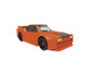 Een oranje Hot Wheels raceauto met zwarte strepen.