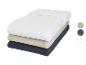 Set van drie hoeslakens in wit, beige en donkergrijs.