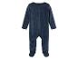 Een donkerblauwe baby-onesie van velours.