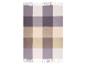 Geruite plaid in beige, wit en paars met franjes.