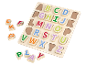 Houten puzzel met kleurrijke letters voor kinderen.