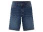 Donkerblauwe jeans shorts.