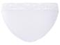 Witte damesonderbroek met kanten details aan de taille en beenopeningen.