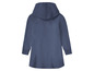 Een donkerblauwe hoodie met lange mouwen.