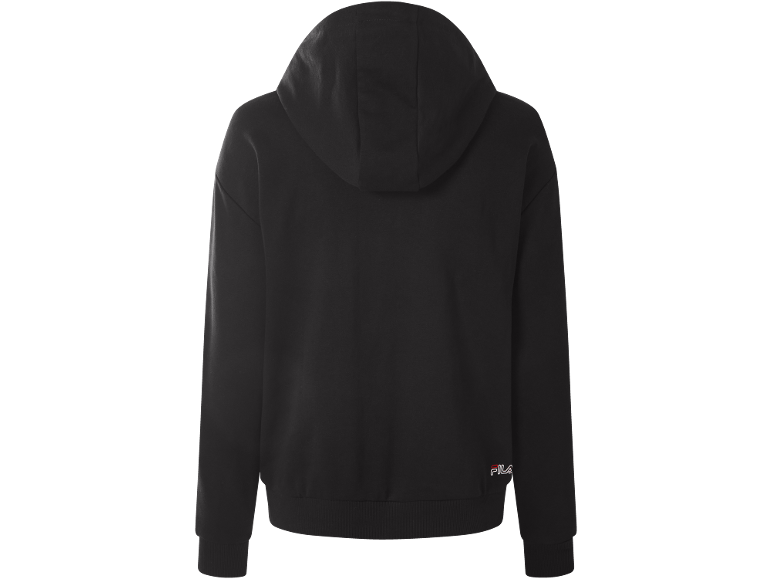 Zwarte hoodie met een klein logo rechtsonder.
