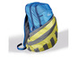 Een blauwe rugzak van Crivit met een gele regenhoes.