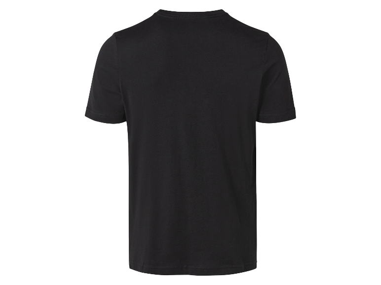 Een zwart t-shirt met korte mouwen.