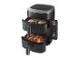 Dubbele airfryer met kip en vleugels, toont instellingen van 150°C en 180°C.