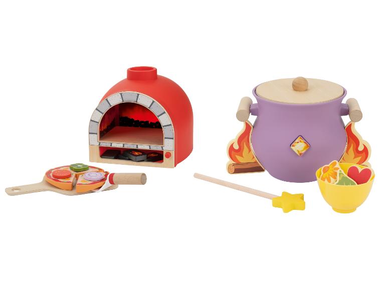 Houten speelset met pizzaoven en soeppan, met accessoires.