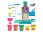 Play-Doh ijscoupe speelset met machine, accessoires en vijf potjes boetseerklei.