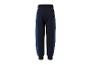 Donkerblauwe joggingbroek met blauwe zijstreep, achteraanzicht