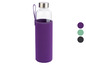 Glazen waterfles met paarse neopreenhoes