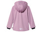 Een roze softshell jas met capuchon voor kinderen.