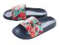 Badslippers met tropische bloemenprint in rode en turquoise tinten.