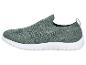Groene gebreide slip-on sportschoenen met een witte zool.