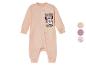 Een roze babypakje met Minnie Mouse print.