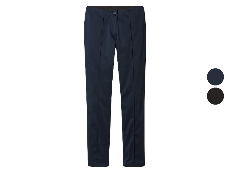 Donkerblauwe broek met knoopsluiting en twee kleuropties.