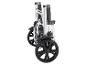 Opvouwbare aluminium rollator met zwarte wielen.