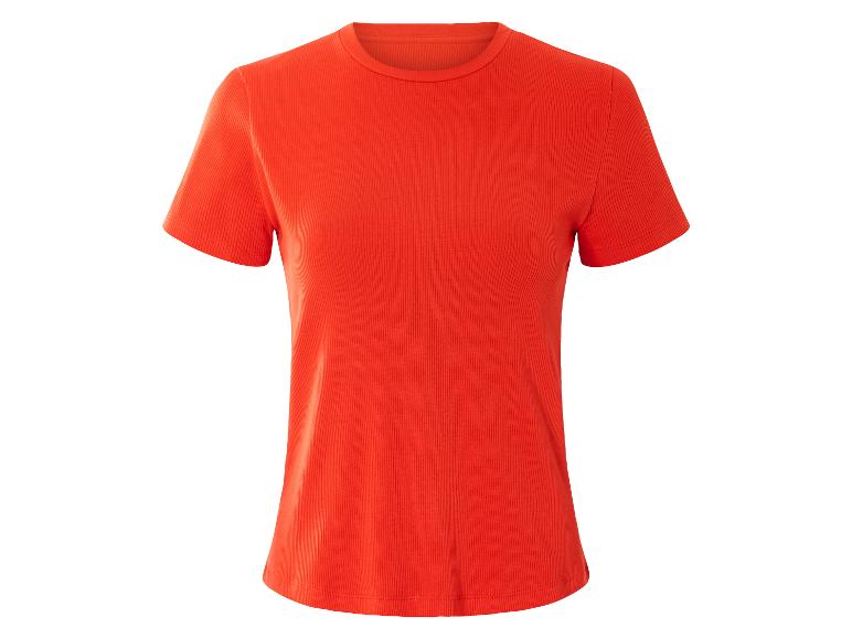 Een oranje geribbeld T-shirt met korte mouwen.