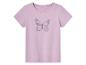 Lila t-shirt met korte mouwen en een vlinderprint.
